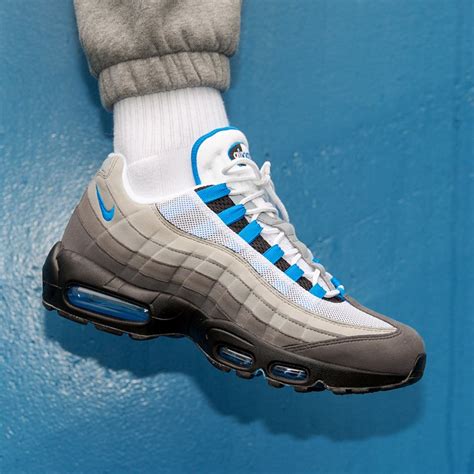 nike air max 95s blue.